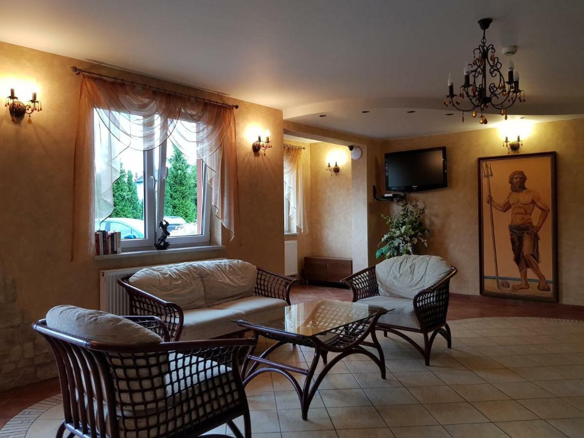 ウストロニエ・モルスキエ Posejdon Bed & Breakfast エクステリア 写真