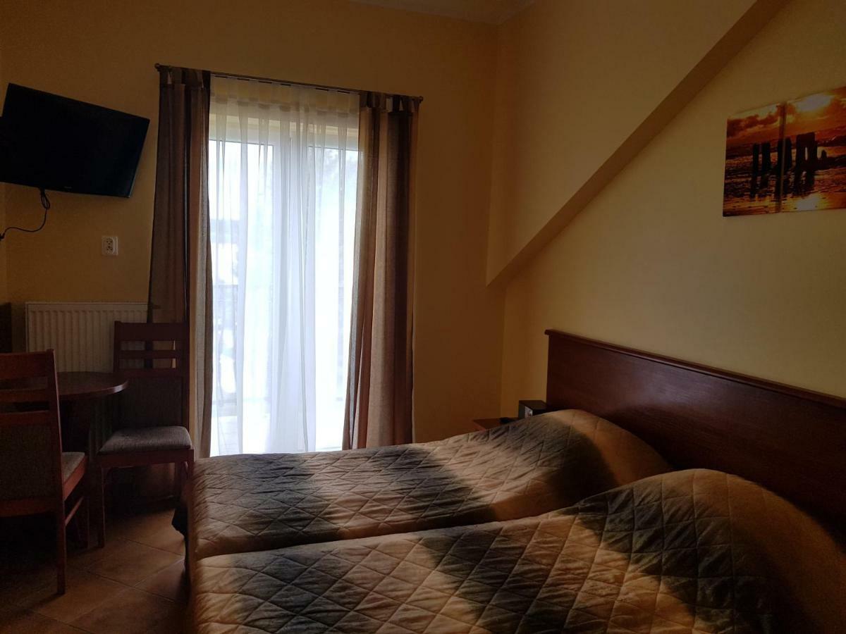 ウストロニエ・モルスキエ Posejdon Bed & Breakfast エクステリア 写真
